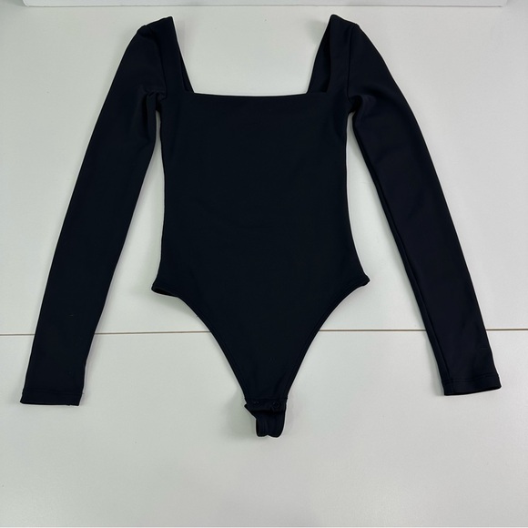 Babaton Tops - Aritzia Babaton Black Long Sleeve Bodysuit with Square Neckline Size 2XS (XXS)
